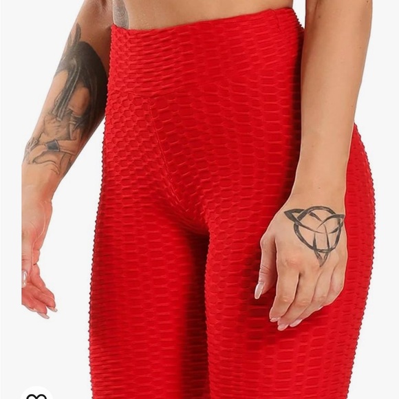 Butt enhancing leggings 2 pair! - Picture 3 of 6